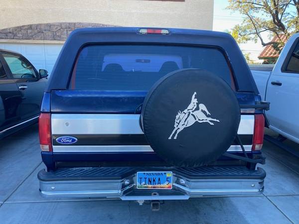 1994 Ford Bronco Base 2dr XLT 4WD SUV — photo 2