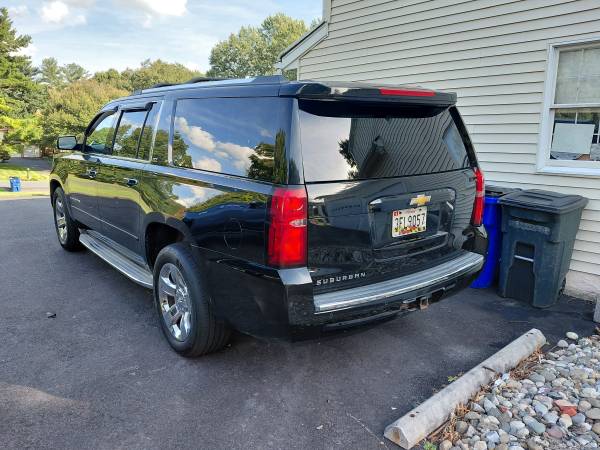 2015 Chevrolet Suburban 1500 LT 4x4 Automatic — photo 4