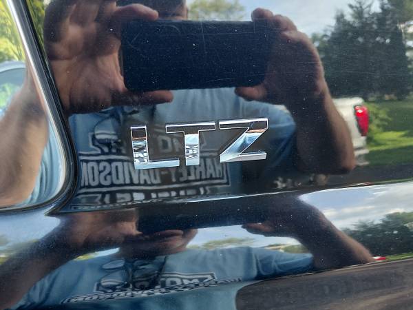 2015 Chevrolet Suburban 1500 LT 4x4 Automatic — photo 7