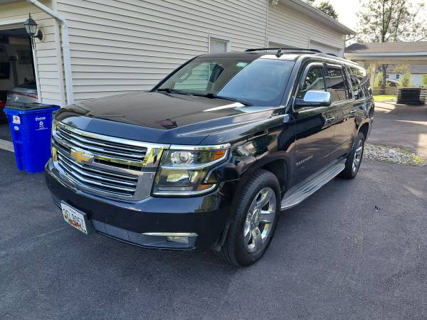 2015 Chevrolet Suburban 1500 LT 4x4 Automatic — photo 3