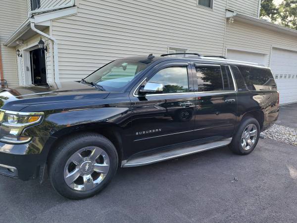 2015 Chevrolet Suburban 1500 LT 4x4 Automatic — photo 1