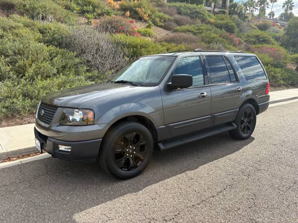 2003 Ford Expedition XLT 5.4L Premium — photo 1