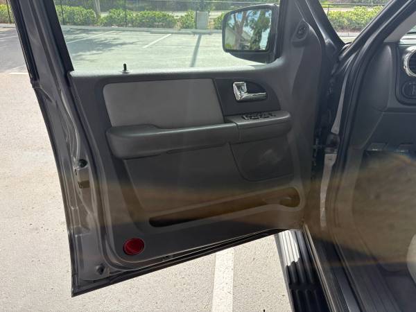 2003 Ford Expedition XLT 5.4L Premium — photo 7