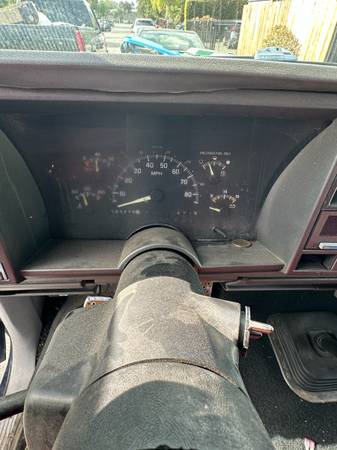 1994 Chevrolet C-K 1500 Series C1500 2dr Silverado Standard Cab LB — photo 8