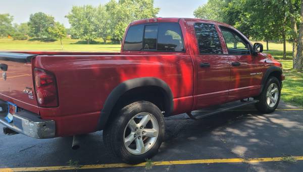 2007 Dodge RAM 1500 SLT 4x4 Quad Cab 160.5 in. WB Automatic — photo 4