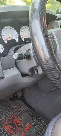 2007 Dodge RAM 1500 SLT 4x4 Quad Cab 160.5 in. WB Automatic — photo 10
