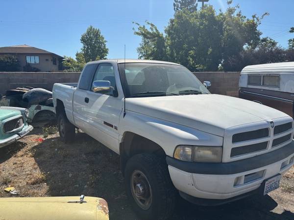 1997 Dodge RAM 1500 Laramie SLT — photo 2