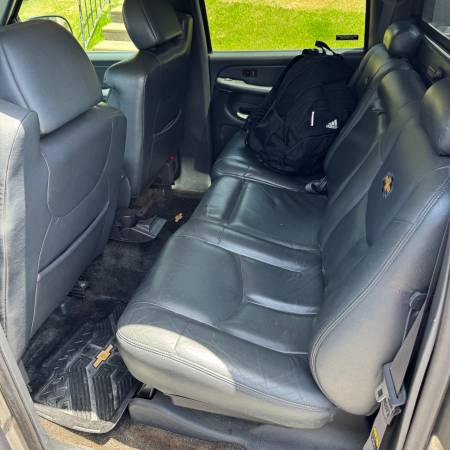 2002 Chevrolet Avalanche 1500 Base 4x2 Automatic — photo 7