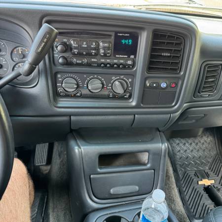 2002 Chevrolet Avalanche 1500 Base 4x2 Automatic — photo 10