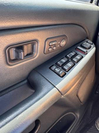 2002 Chevrolet Avalanche 1500 Base 4x2 Automatic — photo 12