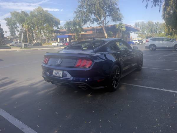 2020 Ford Mustang EcoBoost — photo 4