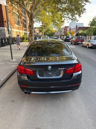 2012 BMW 528i Xdrive — photo 9