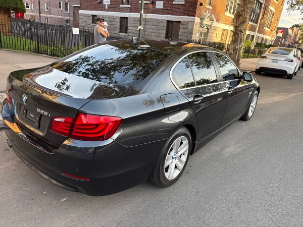 2012 BMW 528i Xdrive — photo 8