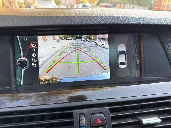 2012 BMW 528i Xdrive — photo 3