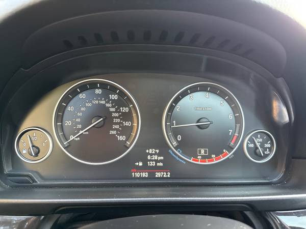 2012 BMW 528i Xdrive — photo 12