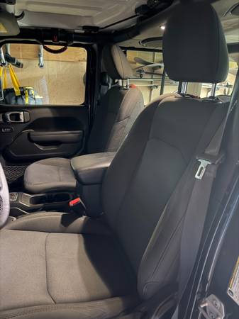 2022 Jeep Wrangler Unlimited Sport — photo 6