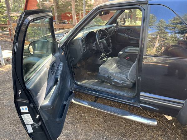 2000 Chevrolet Blazer LS 2dr 4x2 Manual — photo 6