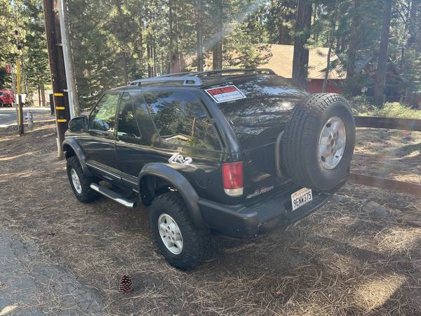 2000 Chevrolet Blazer LS 2dr 4x2 Manual — photo 2