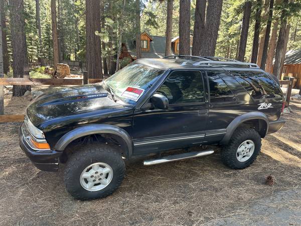2000 Chevrolet Blazer LS 2dr 4x2 Manual — photo 4