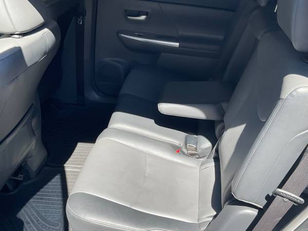 2014 Toyota Prius V Five 5dr Wagon CVT — photo 7