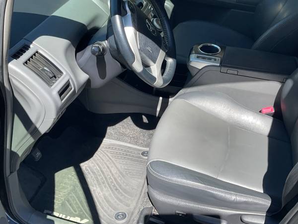 2014 Toyota Prius V Five 5dr Wagon CVT — photo 4