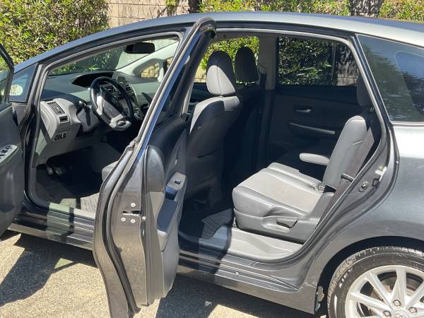 2014 Toyota Prius V Five 5dr Wagon CVT — photo 5
