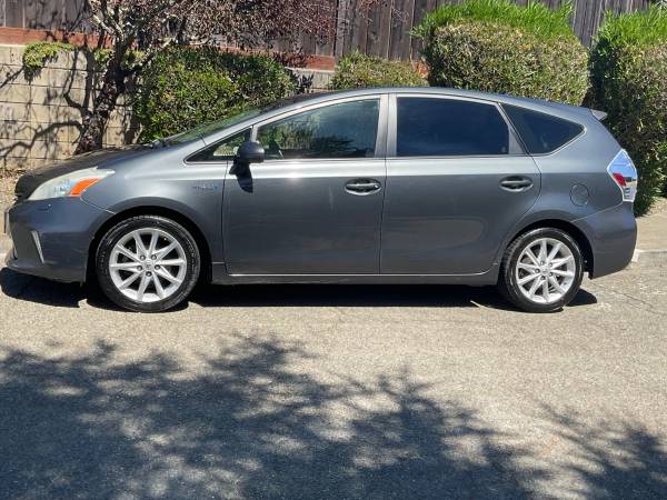 2014 Toyota Prius V Five 5dr Wagon CVT — photo 1