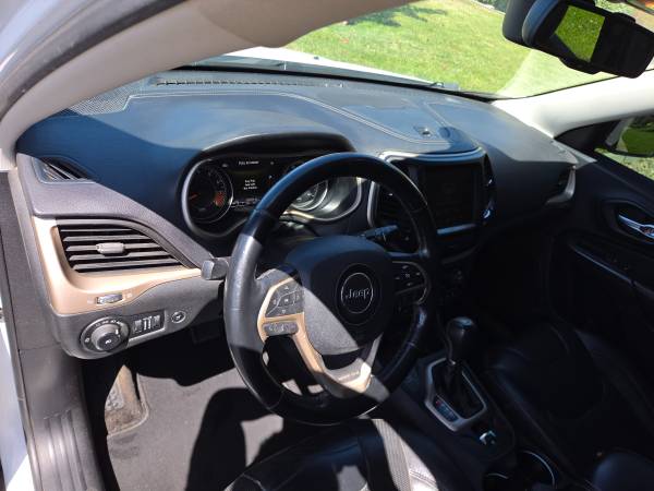 2015 Jeep Cherokee Limited 4dr Front-wheel Drive Automatic — photo 11