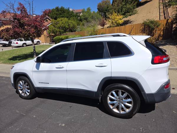 2015 Jeep Cherokee Limited 4dr Front-wheel Drive Automatic — photo 3