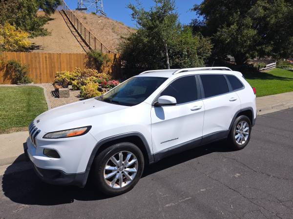 2015 Jeep Cherokee Limited 4dr Front-wheel Drive Automatic — photo 1