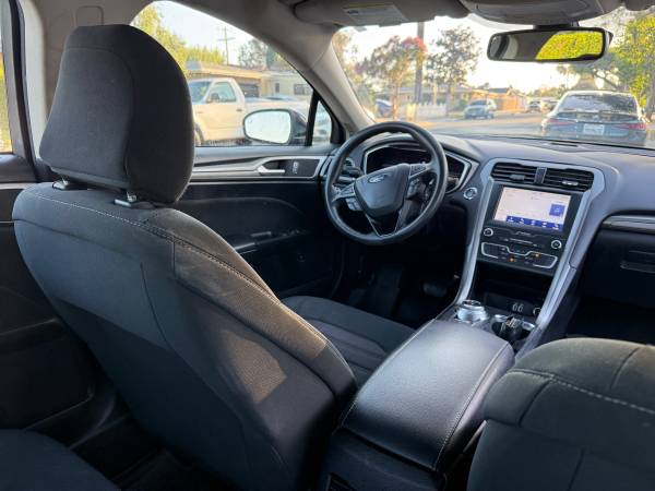 2020 Ford Fusion Hybrid SE 4dr Front-Wheel Drive Sedan CVT — photo 8