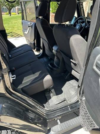 2015 Jeep Wrangler Sahara — photo 11