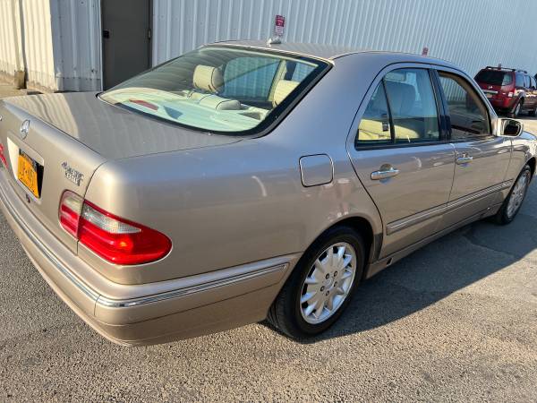 2000 Mercedes-Benz E320 And — photo 5