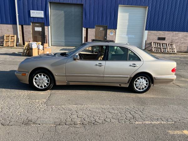 2000 Mercedes-Benz E320 And — photo 1