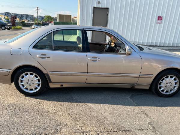 2000 Mercedes-Benz E320 And — photo 4