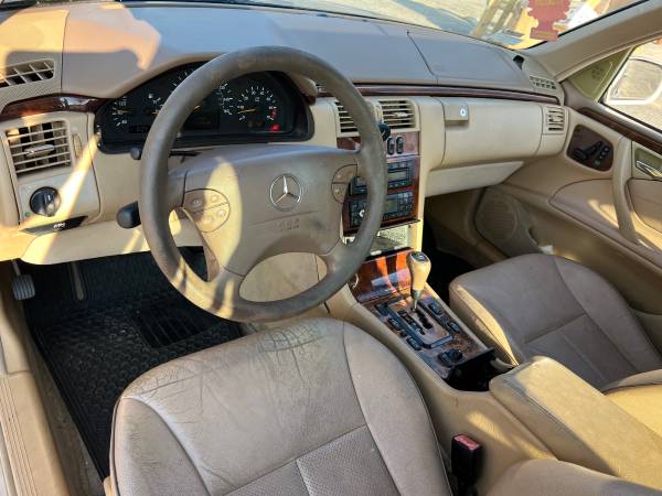 2000 Mercedes-Benz E320 And — photo 12