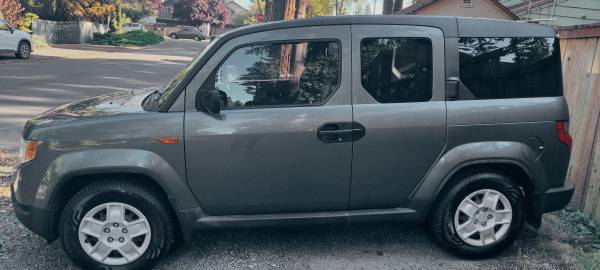 2011 Honda Element LX 4dr Front-wheel Drive Automatic — photo 1