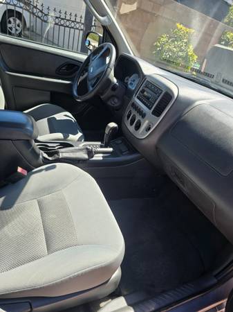 2007 Ford Escape Hybrid Base 4dr 4x4 CVT — photo 8