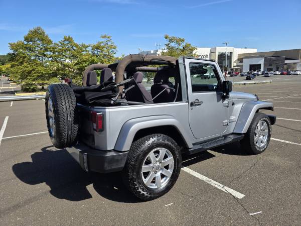 2014 Jeep Wrangler Sahara — photo 3