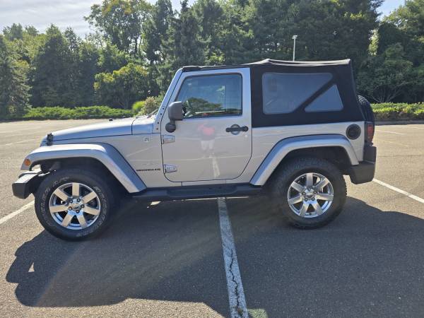 2014 Jeep Wrangler Sahara — photo 10