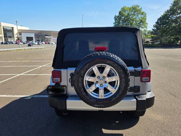 2014 Jeep Wrangler Sahara — photo 8
