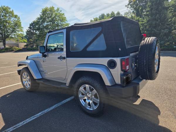 2014 Jeep Wrangler Sahara — photo 9