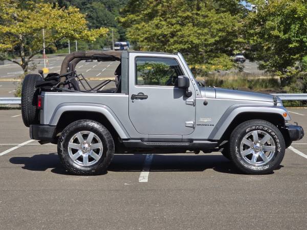 2014 Jeep Wrangler Sahara — photo 2
