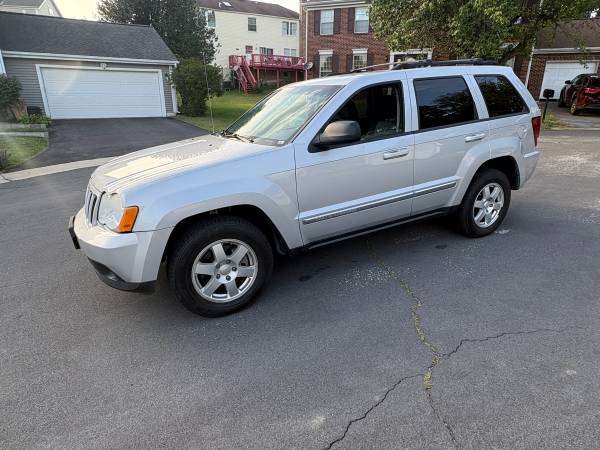 2010 Jeep Grand Cherokee SRT8 4dr 4x4 Automatic — photo 1