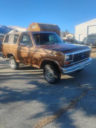1985 Ford Bronco XLT 2dr 4WD SUV — photo 6