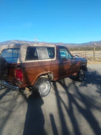 1985 Ford Bronco XLT 2dr 4WD SUV — photo 2
