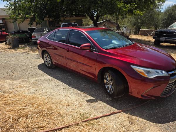 2016 Toyota Camry SE — photo 8