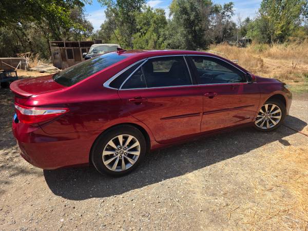 2016 Toyota Camry SE — photo 7
