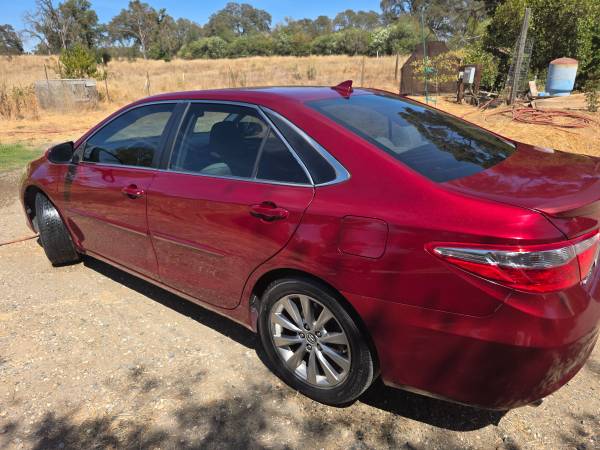 2016 Toyota Camry SE — photo 11