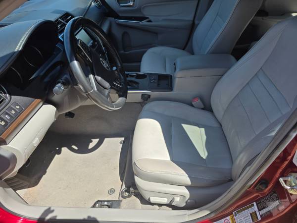 2016 Toyota Camry SE — photo 12